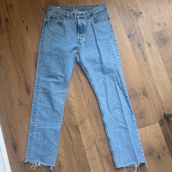 Women’s Levi’s 501 - Picture 3 of 11